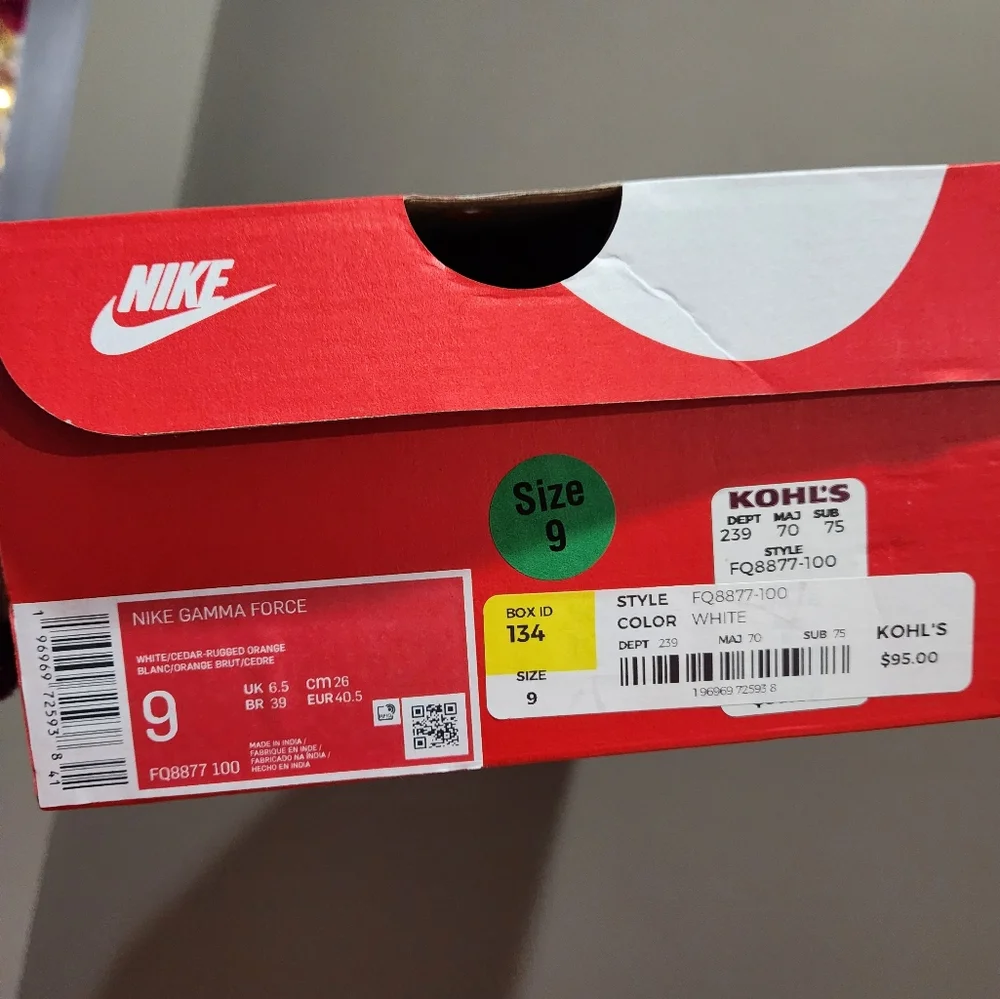 Nike Women's White and Burgundy/Maroon Low-Top Sneakers - Picture 2 of 5